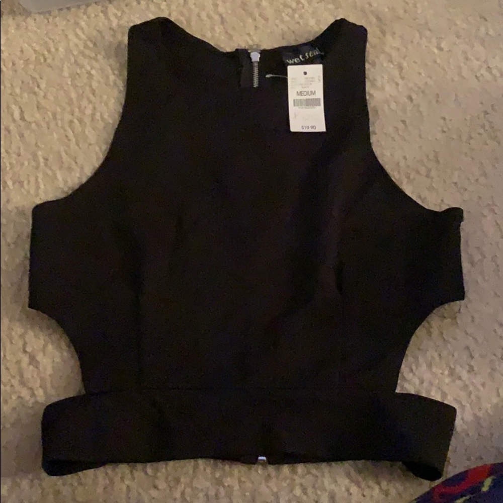 Black crop top